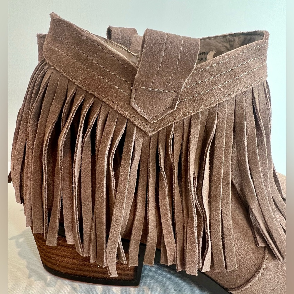 Restricted Fringe Suede Leather Ankle Booties Tan Brown Heel - Picture 3 of 9
